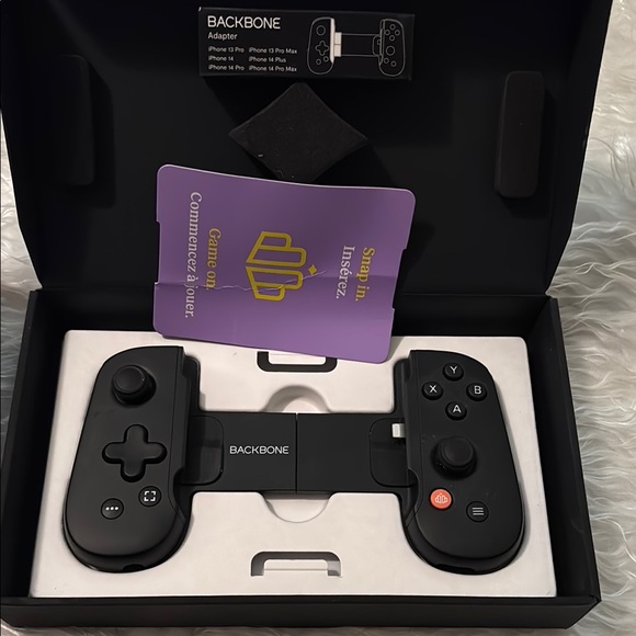 Black Mobile Gaming Controller for iPhone - Picture 2 of 2